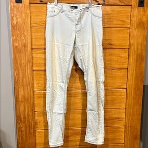 Rose & Vine Light faded pull on Denim Jeans